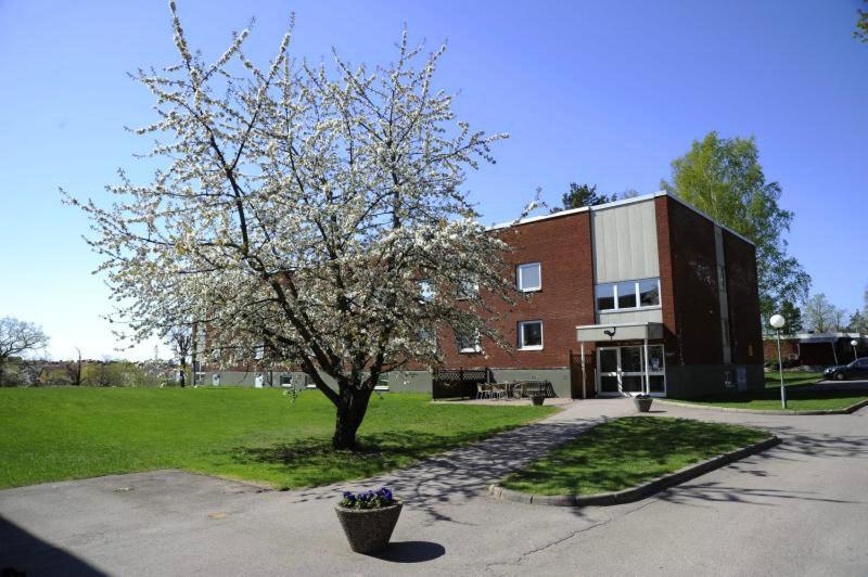 Logi Tuppen, Vandrarhem - Oskarshamns Folkhoegskola ภายนอก รูปภาพ